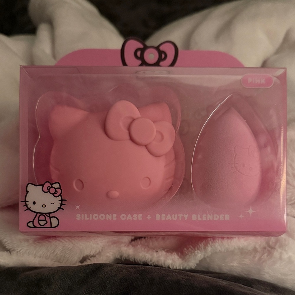Hello Kitty Pink Silicone Case and Beauty Blender